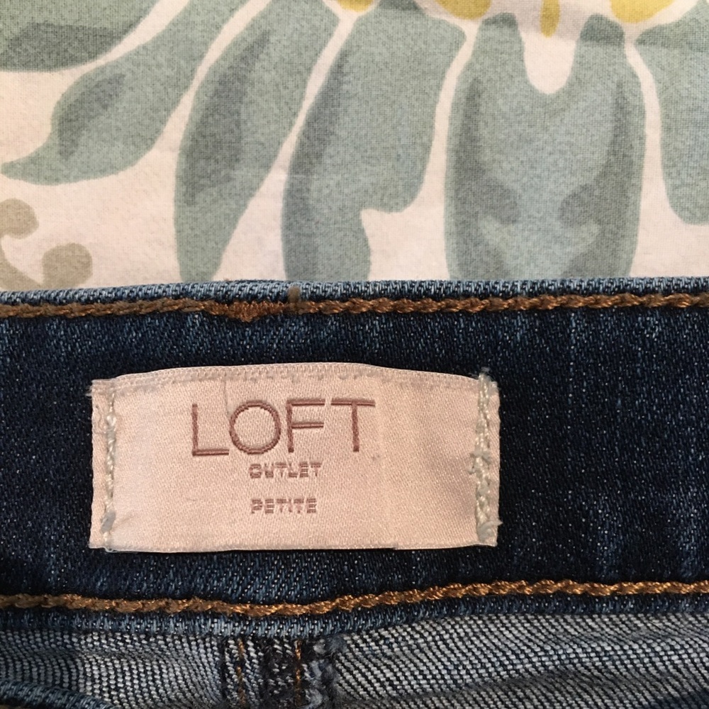 Loft Jeans Destressed - image 2